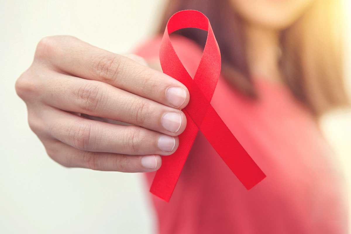 Common myths and facts about HIV/AIDS.