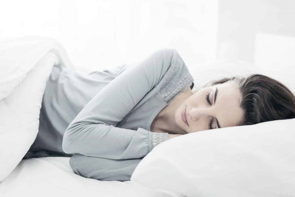 How to sleep better at night naturally