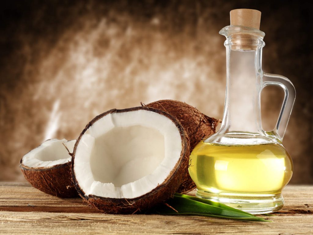 7 Benefits of Coconut Oil and Why you should be using it